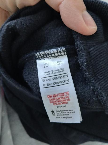 Mikina pokémon, 134