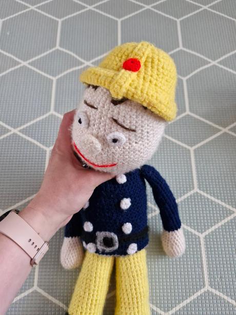 Požiarnik sam - háčkovaný, 