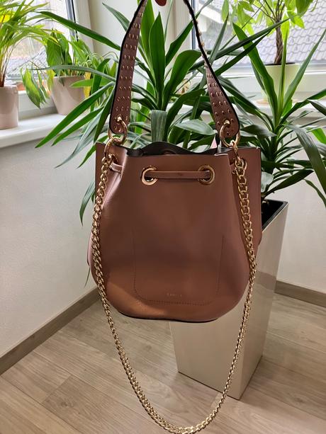 Ruzova kabelka carpisa, carpisa