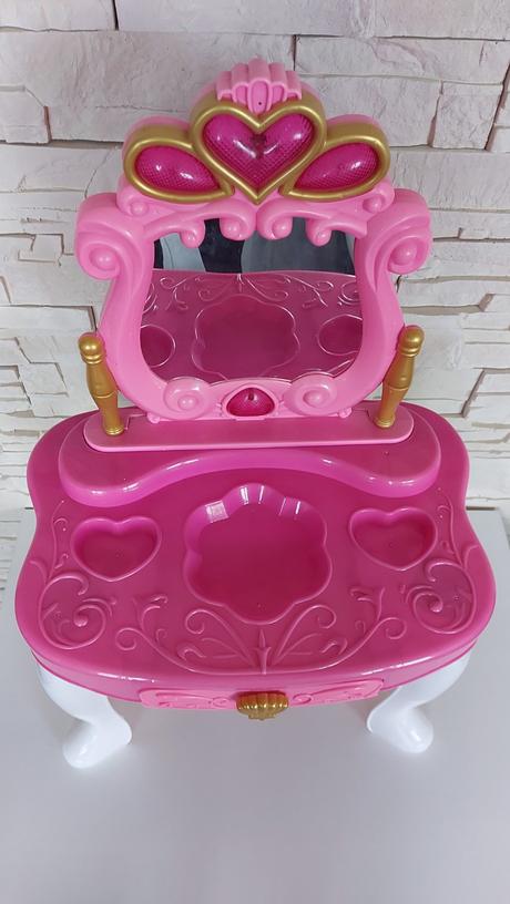 Detský toaletný stolík, 