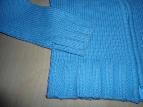 Bledomodry sveter, 164