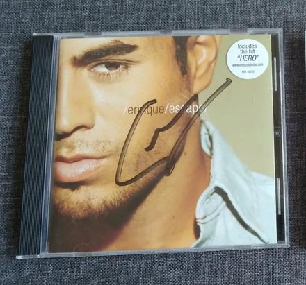 Cd originál s podpisom enrique iglesias - escape, 