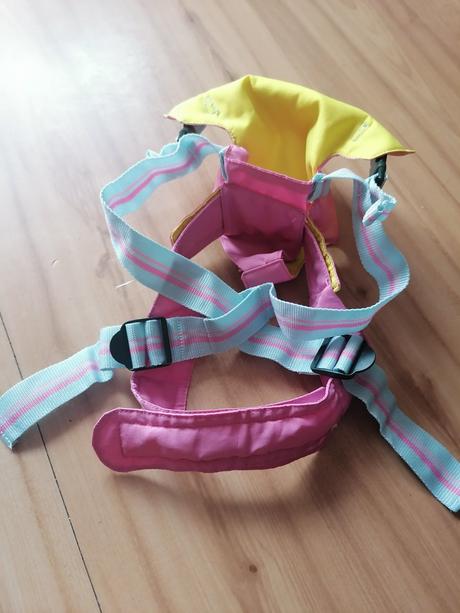 Nosic a autosedacka baby born, 