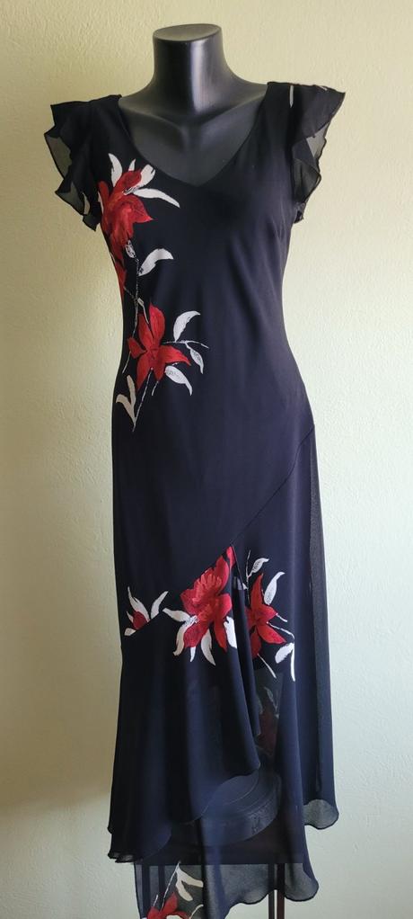 Dámske šaty s volánmi, 40