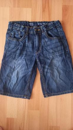 Perfektne kraťase nenosene, 152