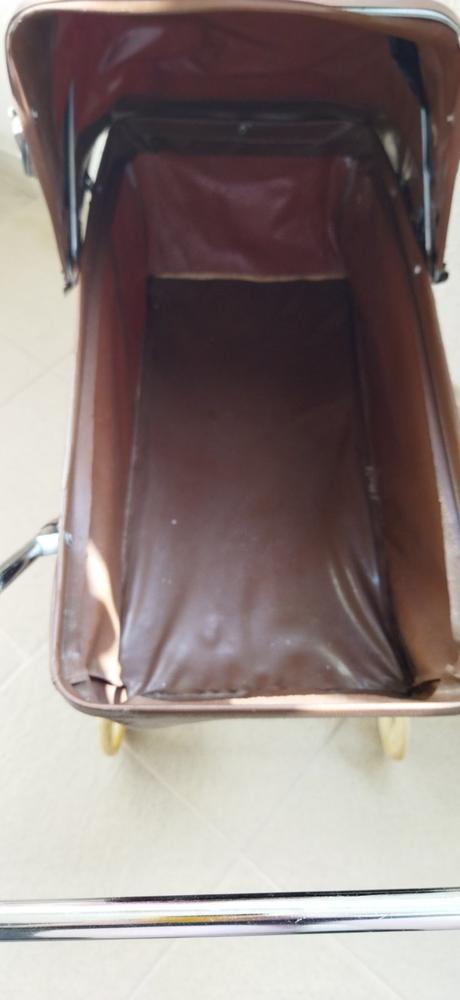 Starý kočík pre bábiku,