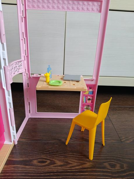 Domček pre barbie,
