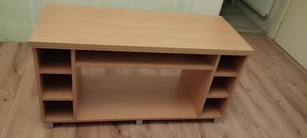 Stolík pod televízor,