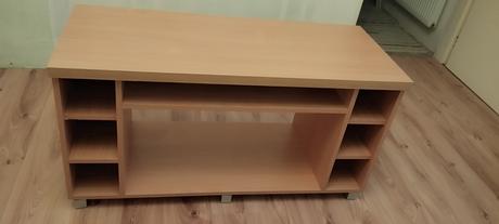 Stolík pod televízor, 