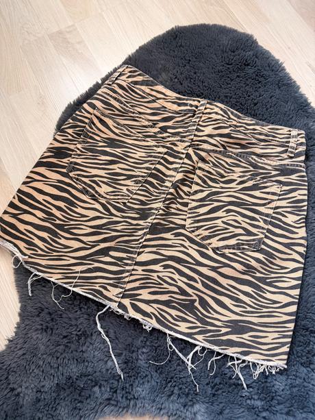 Zebrovana kratka sukňa primark, primark,m