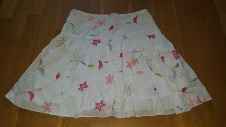 Biela vyšívaná sukňa, 36