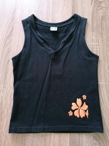 Čierne tielko s kvietkom, xs