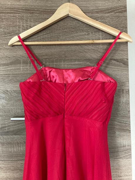 Spoločenské šaty, 34