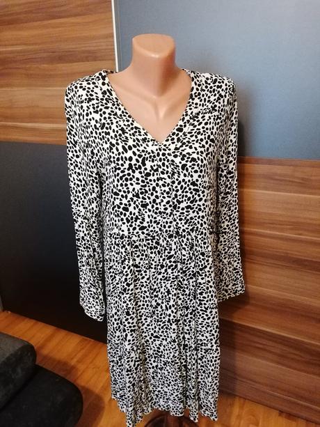 Nenosené šaty, takko,m