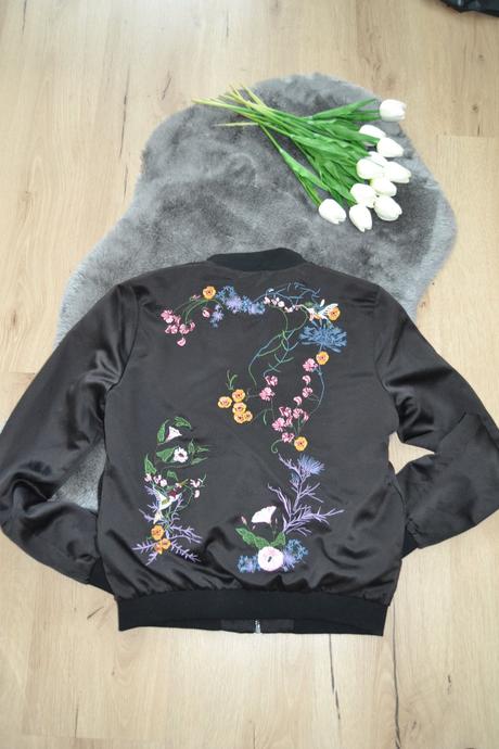 Dámska čierna bomber bunda only s kvetinovou výšiv, only,s