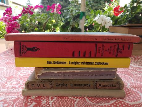 Stare maďarske knižky,