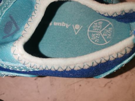 Topánky do vody, 24