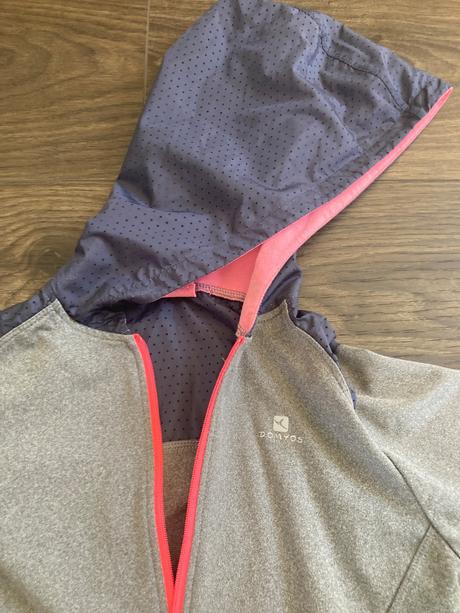 Tenká športová mikina, decathlon,134