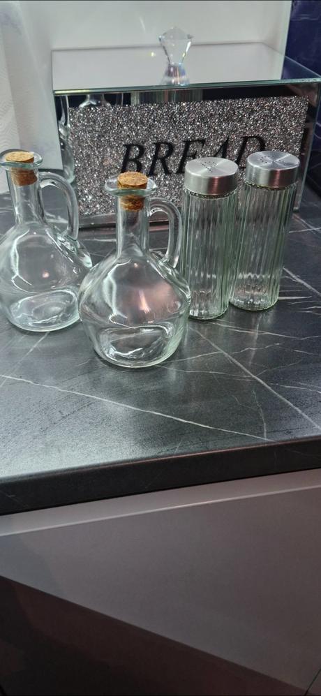 Sklenene karafky, solnicka korenicka., 