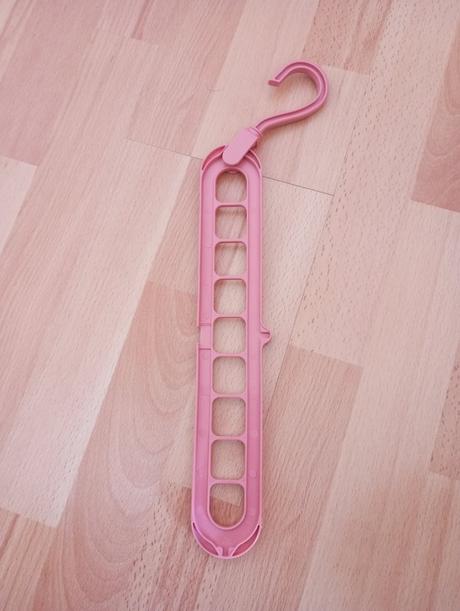 Univerzálny vešiak, 