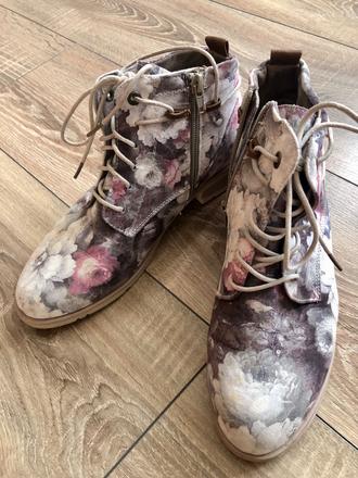 Kvetinové topánky, 38