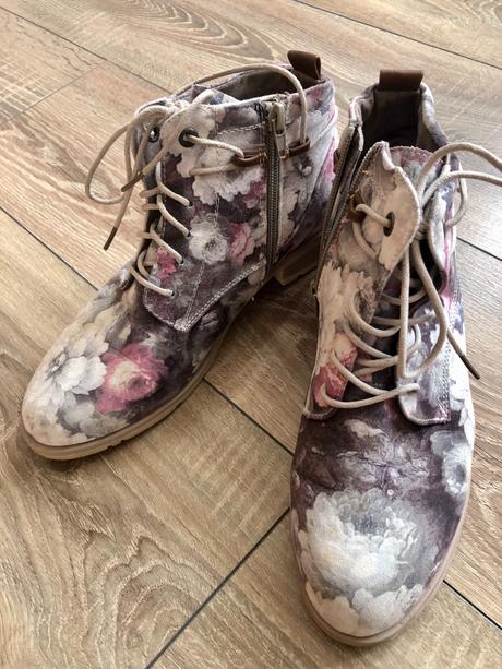 Kvetinové topánky, 38