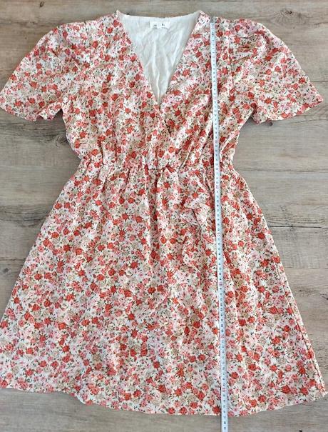 Romantické šaty s ružičkami, s