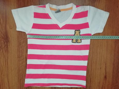 Tričko s písmenkom "a",veľk. 104cm, 104