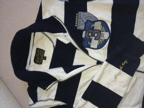 Smong mikinosveter, s