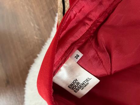 Červené elegantné nohavice, s