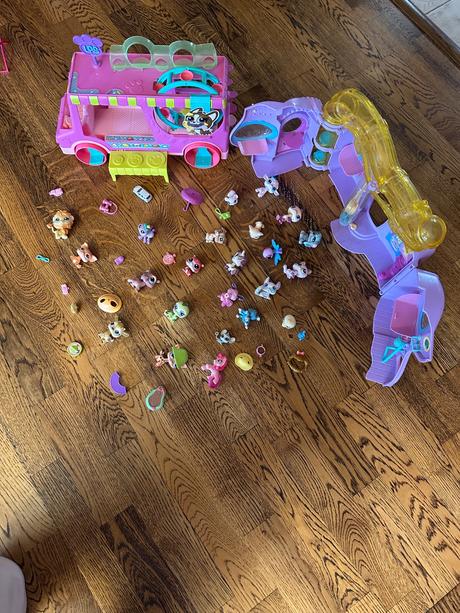 Pet schop lps domček auto a zvieratká,