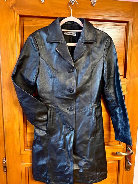 Kabát z pravej kože, s