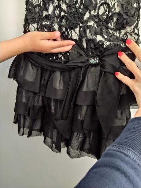 Spoločenské šaty, 122