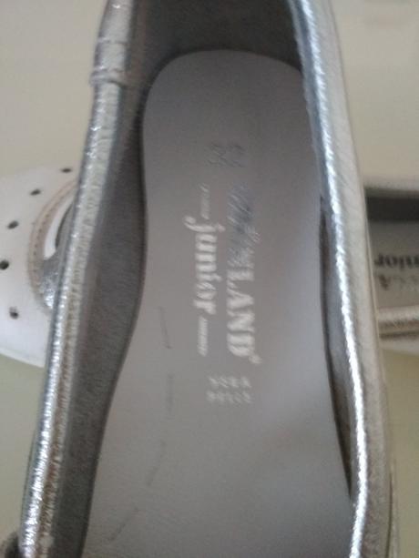 Dievčenské baleríny, 32