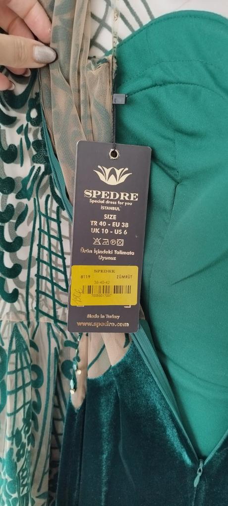 Nádherné spoločenské y, 38