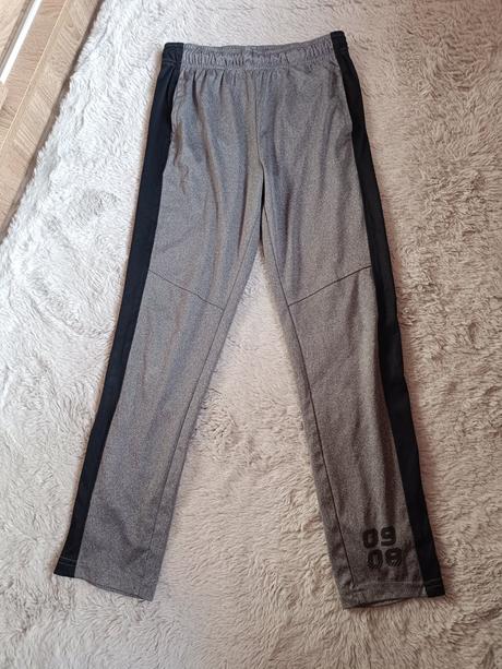 Tepláky, crivit,146