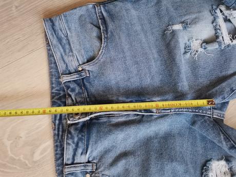 Džínsy, l