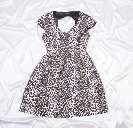 Kvalitné elegantné šaty portmans, 36