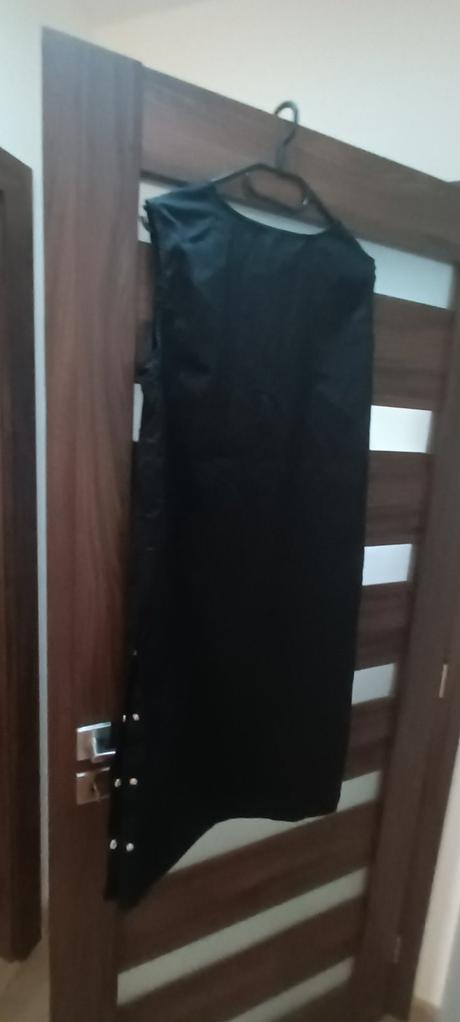 Dlha cierna bluzka, 40