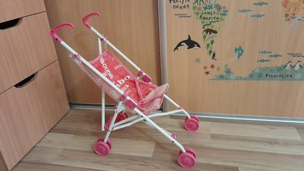 Kočiarik pre bábiky,