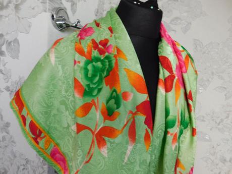 Kvalitná luxusna hodvabna elegantná šatka, l