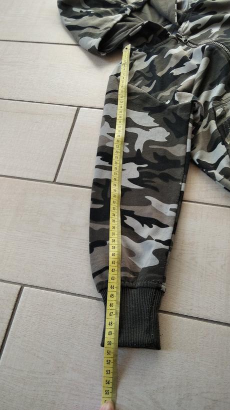 Maskáčova mikina, 116