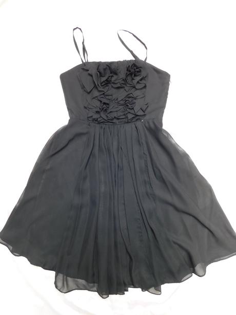 Luxusne pekne šaty, 36