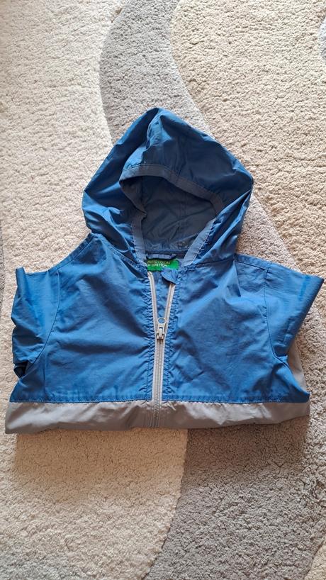 Lahka bunda do dazda zn.benetton, benetton,110