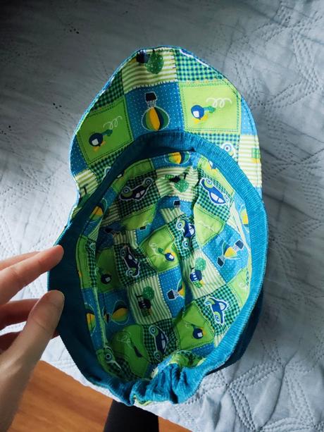 Menčestrový šilt s autami, 104