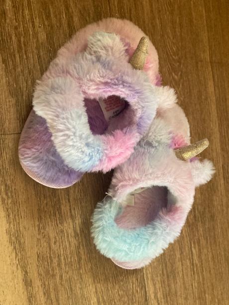 Papučky jednorožec, 24