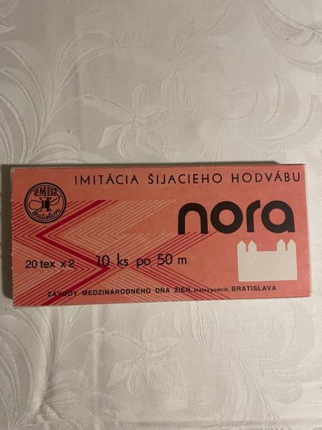 Biele hodvábne nite, 