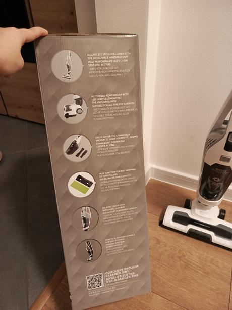 Tyčový vysávač ecg vt 4420, 