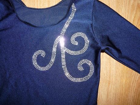 Dres s kamienkami, xs