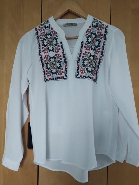 Vyšívané folklórna košeľa, s